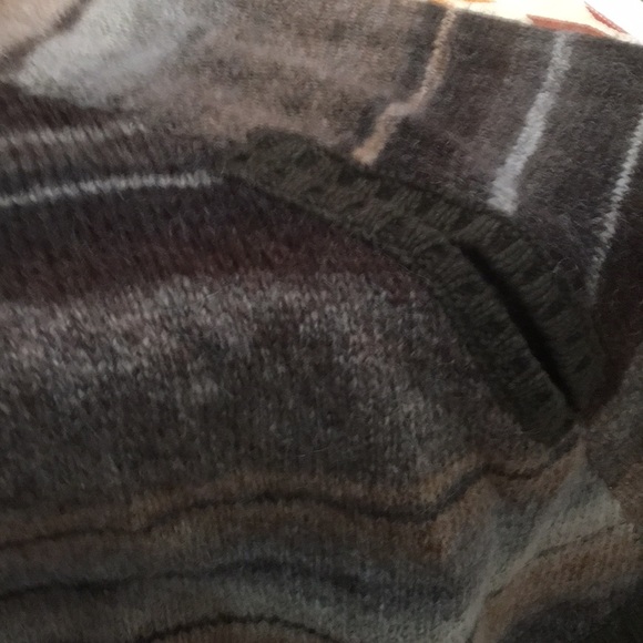 Poncho - Picture 4 of 6